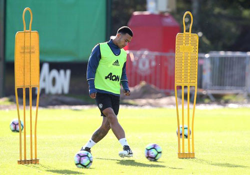 MU: Hút shisha, Depay hết cửa ở lại Old Trafford - 4