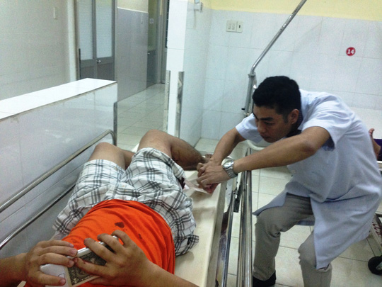 Kẻ khống chế, đâm người trong khu nhà trọ nói gì? - 2