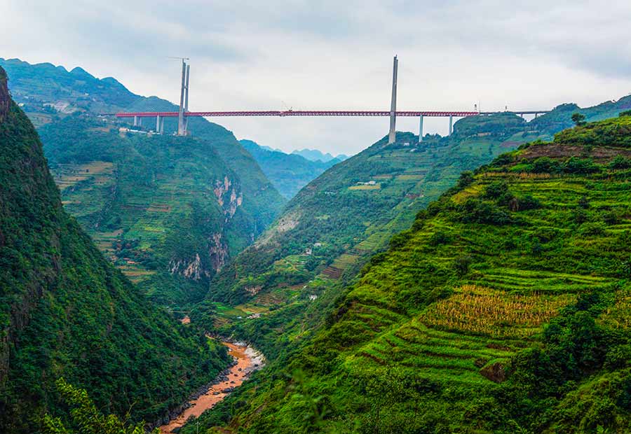 Cây cầu cao nhất thế giới ở TQ chính thức thông xe - 1