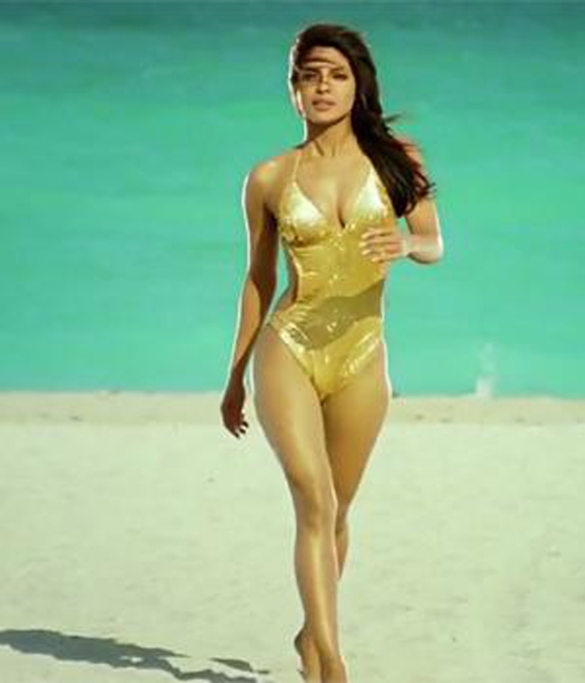 Khó ai có thể cưỡng lại vẻ sexy của Priyanka Chopra trong Dostana.
