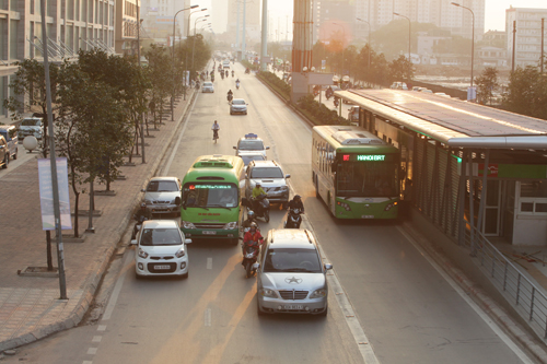 Toàn cảnh ma trận giao thông nơi xe buýt nhanh đi qua - 2