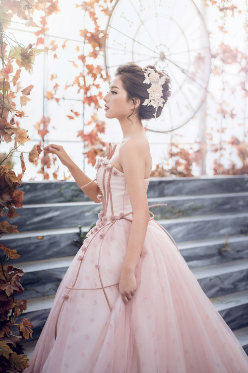 Nữ sinh Ngoại thương da trắng, dáng đẹp mê mẩn - 4