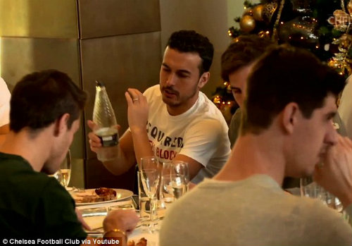 Sao bóng đá đón năm 2017: MU mở tiệc, sao Barca vùi đầu tập luyện - 5