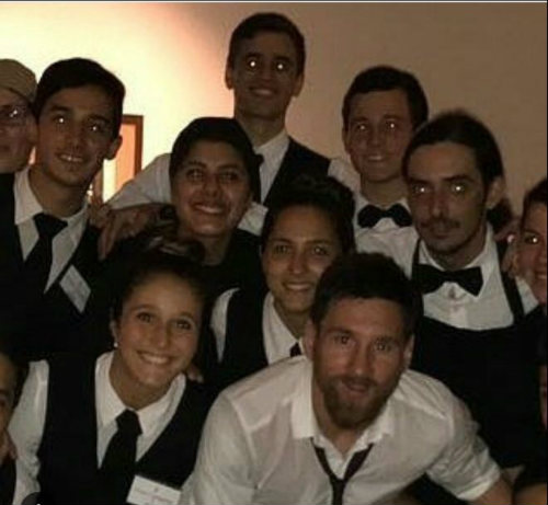 Sao bóng đá đón năm 2017: MU mở tiệc, sao Barca vùi đầu tập luyện - 13