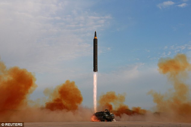 Mỹ có thể phải bắn tên lửa Triều Tiên trên không phận Nga - 1