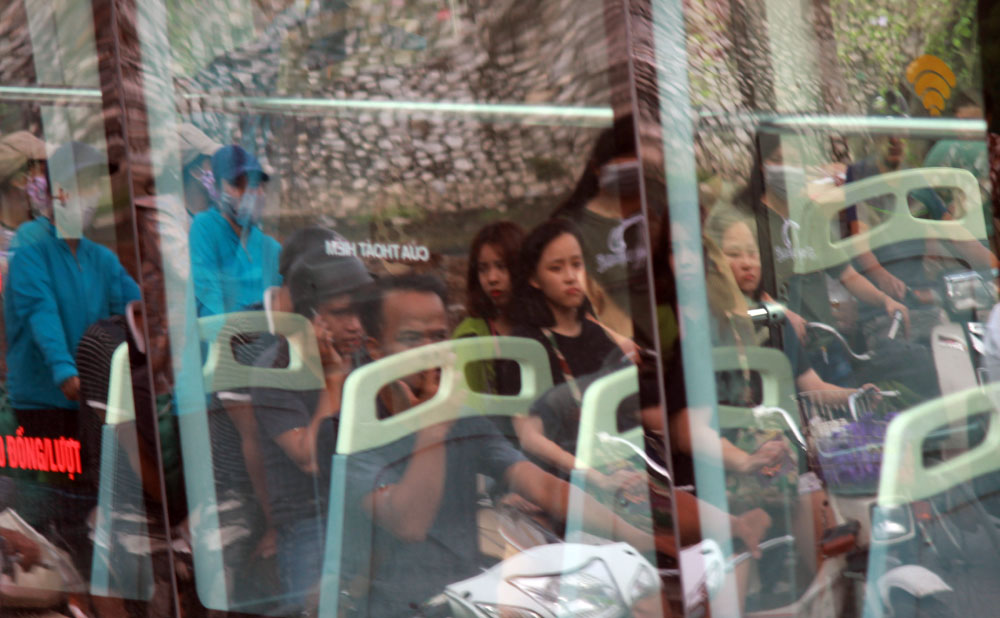 Theo chân bà Tiến “điên” dẹp loạn giao thông Hà Nội - 2