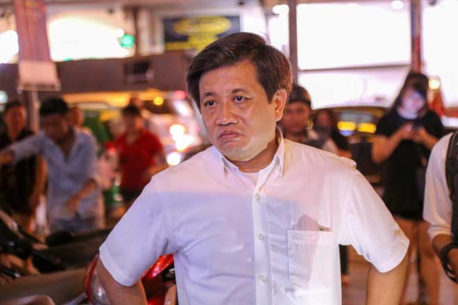 Nóng trong tuần: 2 cô gái xinh đẹp thành “người vô gia cư” vì… quên giấy tờ - 3