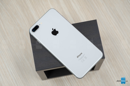 Đánh giá iPhone 8 Plus: Mạnh mẽ, nhưng... lạc hậu - 3