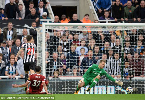 Chi tiết Newcastle - Liverpool: Nỗ lực vô vọng (KT) - 8