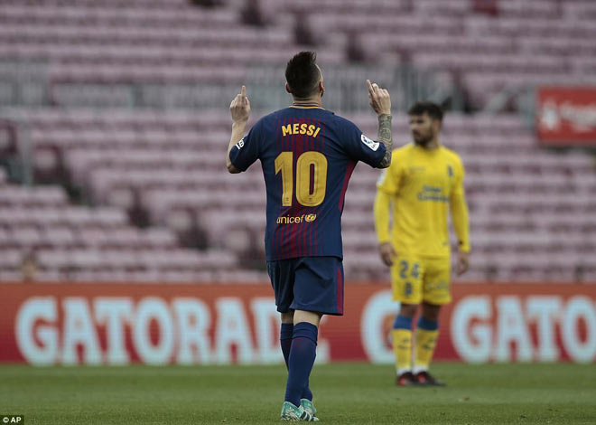 Messi ghi bàn như máy, diễn tuyệt kĩ Rô &#34;béo&#34; tô thêm vẻ đẹp - 1