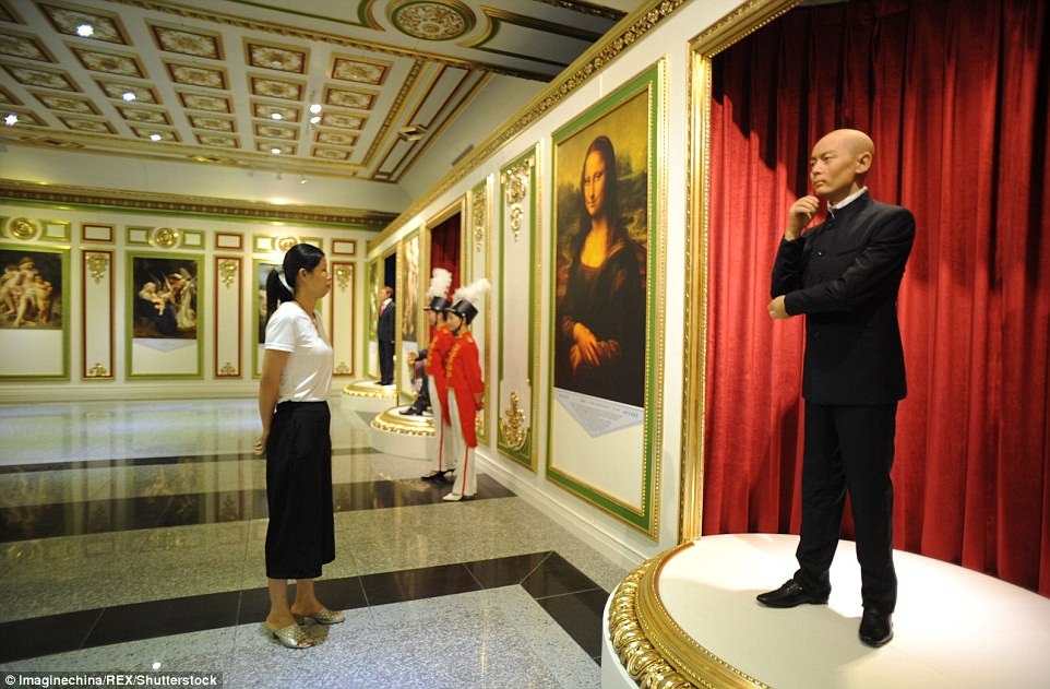 Choáng ngợp nội thất xa hoa bên trong “cung điện Versailles” ở Trung Quốc - 8