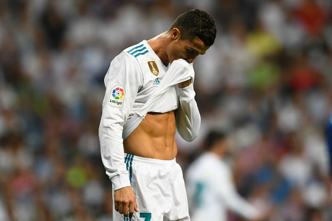 Messi siêu bùng nổ, Ronaldo tệ nhất La Liga - bất hòa với bố đã mất - 1