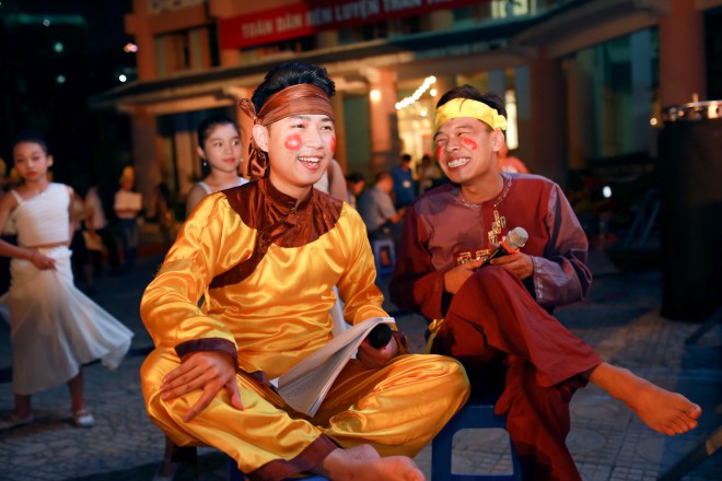 Trung Ruồi - Minh Tít làm chú Cuội mua vui cho trẻ nhỏ - 3