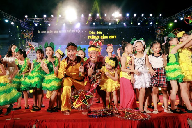 Trung Ruồi - Minh Tít làm chú Cuội mua vui cho trẻ nhỏ - 6