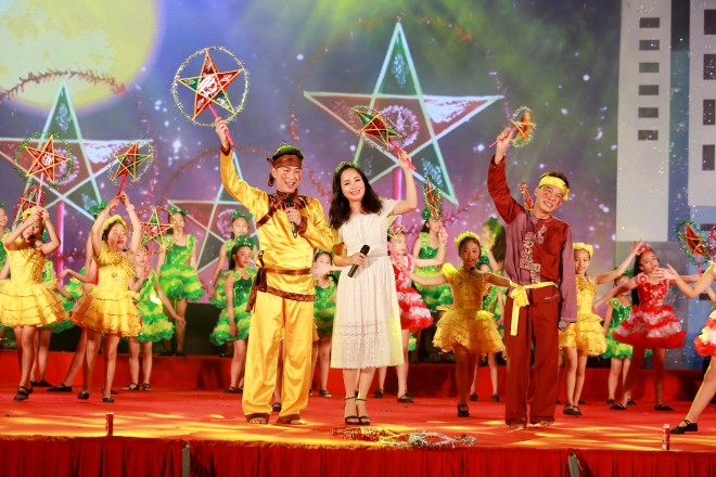 Trung Ruồi - Minh Tít làm chú Cuội mua vui cho trẻ nhỏ - 7