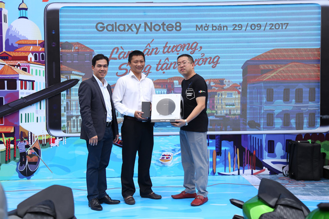 Giao máy bằng Limousine, Galaxy Note8 mở bán quá ấn tượng - 5