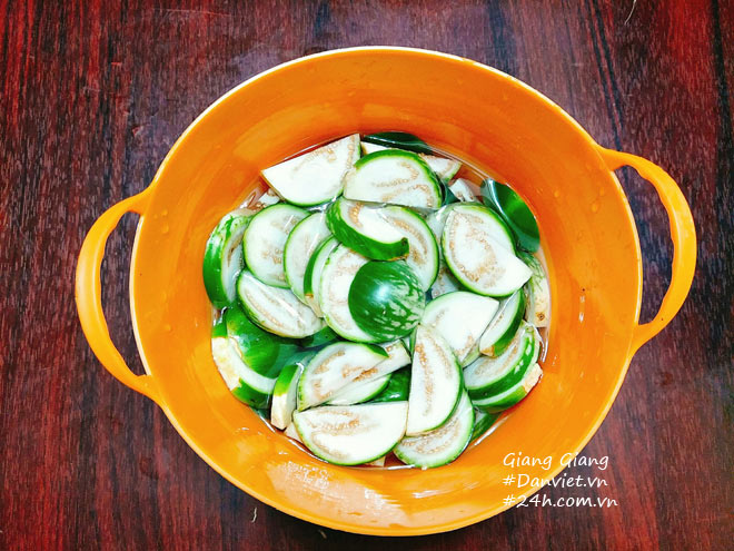 Bí quyết làm cà dầm riềng sả ngon, giòn, không bị thâm - 3