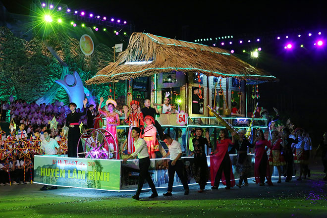 Lên Tuyên Quang ngắm voi, rùa "khủng" ra phố chơi Trung thu - 2