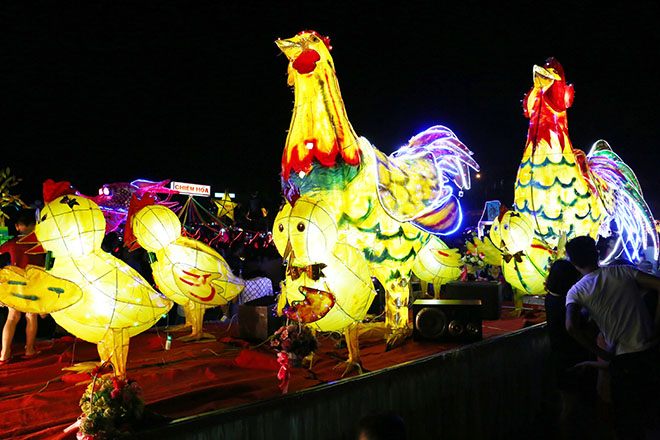 Lên Tuyên Quang ngắm voi, rùa "khủng" ra phố chơi Trung thu - 5