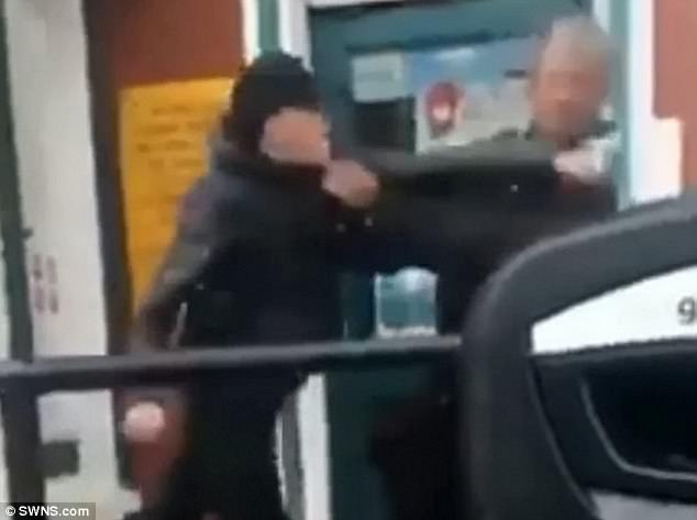 Anh: Thiếu niên 16 đấm một cú chết người, lĩnh 3 năm tù - 2