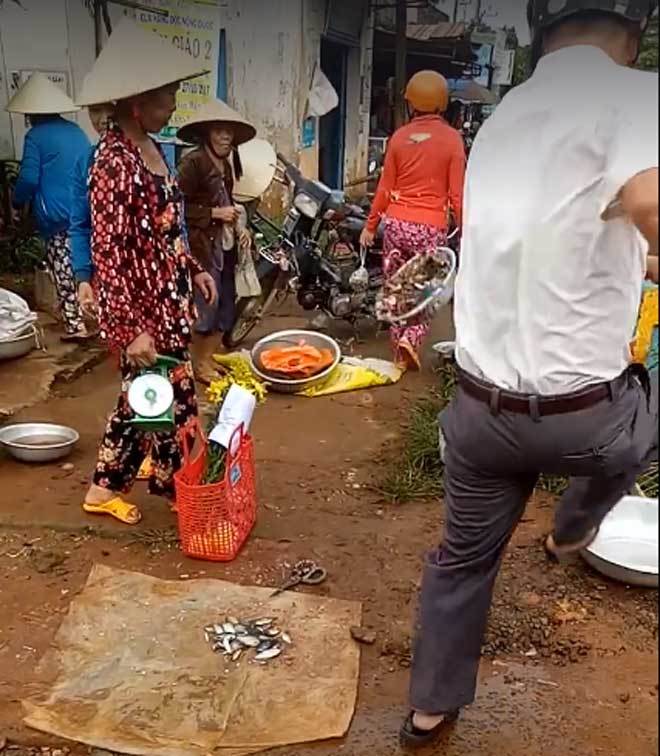 Nóng 24h qua: CSGT TP.HCM nói gì về clip ngồi ô tô Mercedes bắn tốc độ? - 2