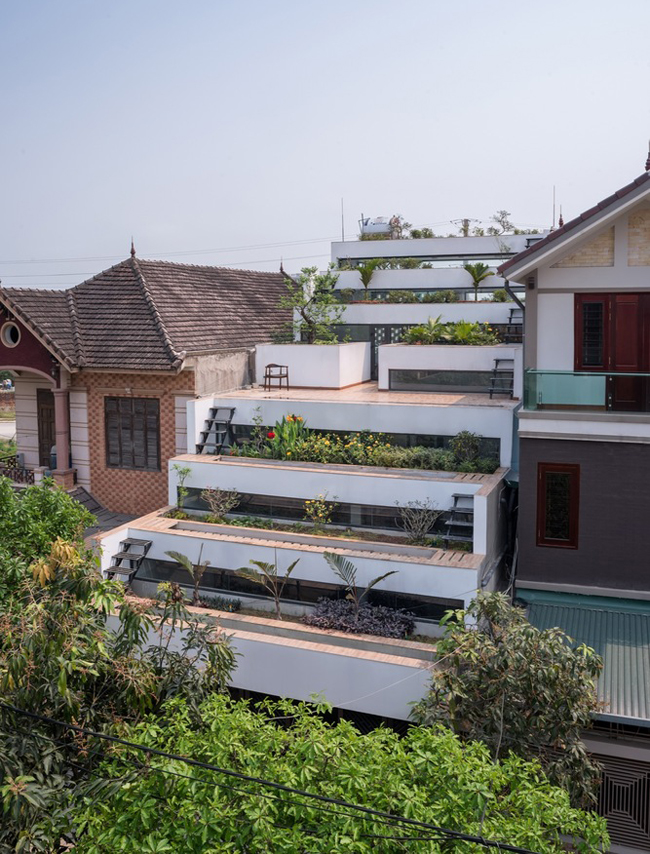 Căn nhà đặc biệt này được thiết kế bởi 2 kiến trúc sư người Việt là Đoàn Thanh Hà và Trần Ngọc Phương.