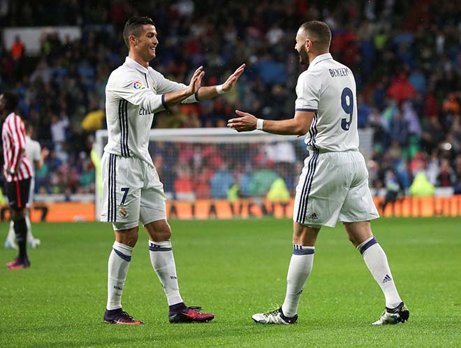 Real bĩ cực đấu Atletico: Benzema &#34;hầu hạ&#34;, mong Ronaldo khơi nguồn - 2