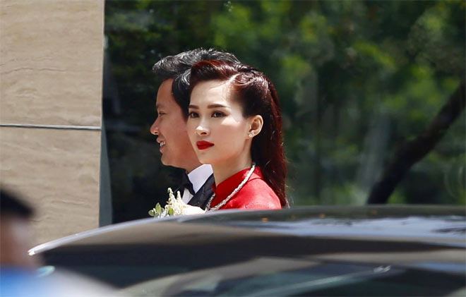 Hoa hậu Thu Thảo được đoàn xế sang "rước về dinh" - 6