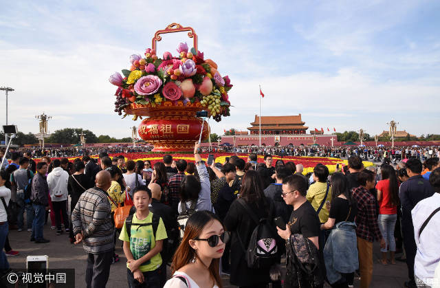 Choáng váng cảnh 461 triệu người TQ đổ ra đường dịp nghỉ lễ - 5