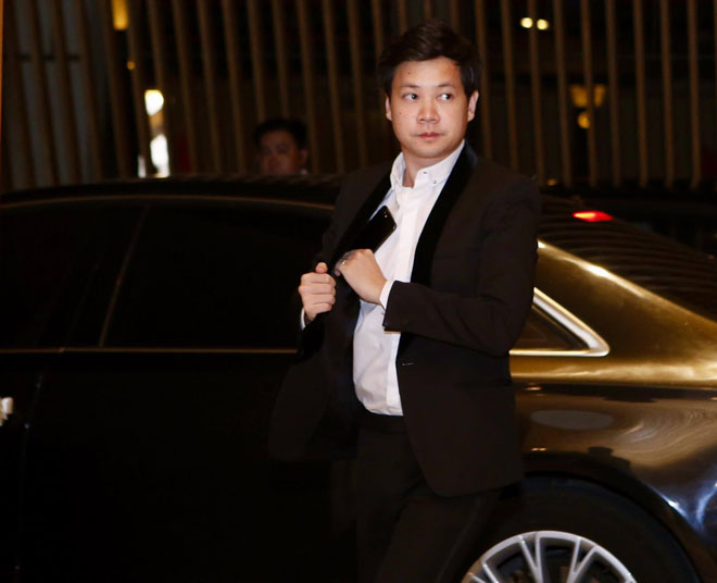 Thu Thảo và chồng đại gia ôm hôn đắm đuối trong tiệc cưới xa hoa - 3