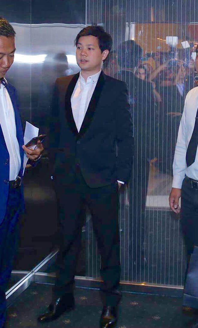 Thu Thảo và chồng đại gia ôm hôn đắm đuối trong tiệc cưới xa hoa - 4