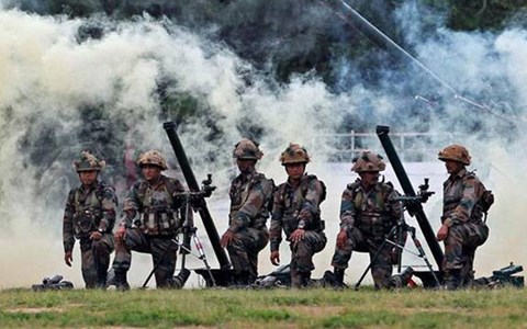 Sợ Trung Quốc bất ngờ hành động, Ấn Độ sẵn sàng chiến đấu toàn tuyến biên giới - 1
