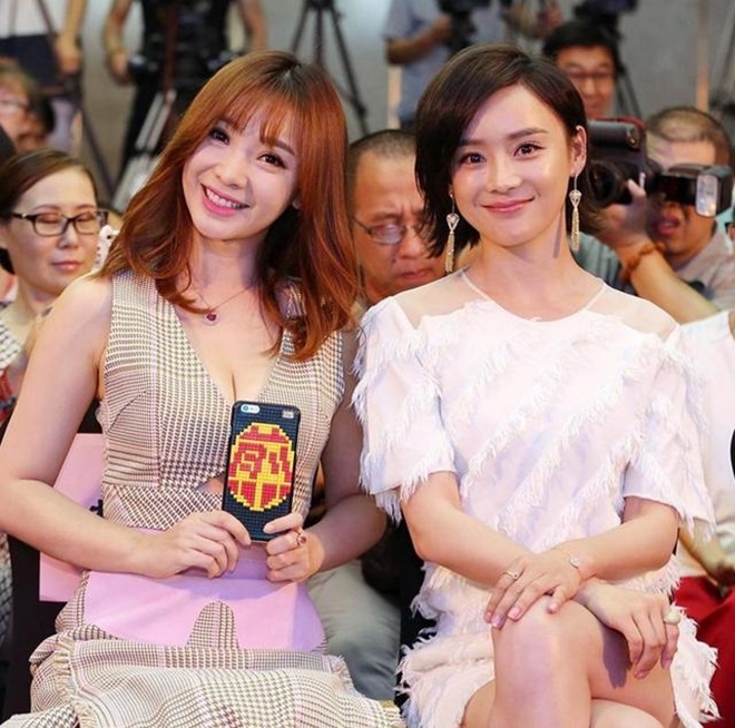Thiên thần vòng 1 khiến các mỹ nữ showbiz "xanh mặt" khi dự sự kiện - 8