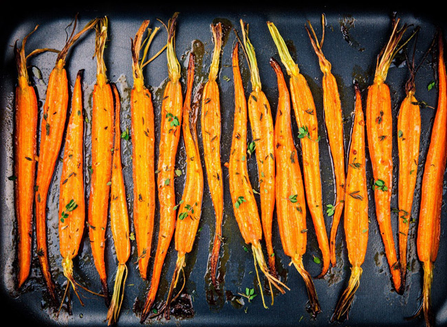 15. Cà rốt chứa hàm lượng chất chống oxy hóa carotenoid rất cao. Theo nghiên cứu đăng tải trên Tạp chí Dinh dưỡng Hoa Kỳ, trong số 33.000 phụ nữ, những người có hàm lượng carotenoid trong máu cao có tỉ lệ mắc bệnh ung thư vú thấp hơn từ 18-28%.