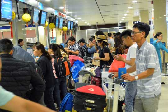 Căng thẳng đi máy bay… mùa thấp điểm - 1