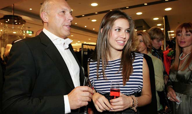 Ông trùm & chân dài: Abramovich 7,6 tỷ USD điêu đứng vì 3 đời vợ (P1) - 3