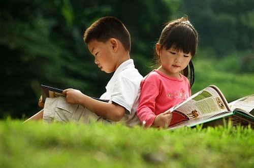 10 cách để trẻ cảm nhận niềm vui khi đọc sách - 1