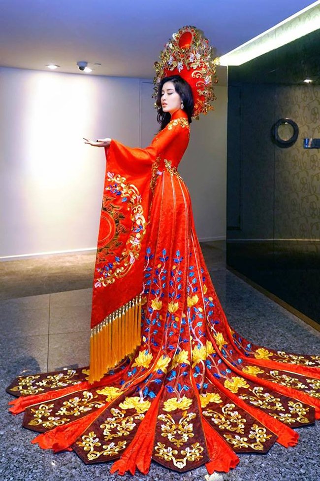 Lộ trang phục dân tộc của Huyền My ở Hoa hậu Hòa bình 2017 - 1