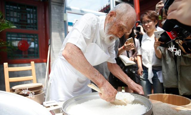 Loại gạo đắt nhất thế giới: 2,5 triệu/kg vẫn cháy hàng - 3
