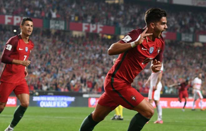 Bồ Đào Nha - Thụy Sĩ: Oan nghiệt bàn đá phản, Ronaldo vỡ òa - 1
