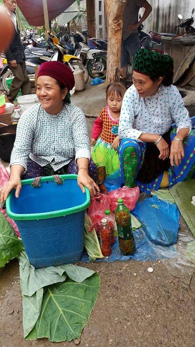 Mộc mạc chợ phiên Du Già - 12