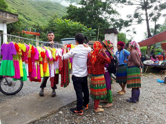 Mộc mạc chợ phiên Du Già - 15