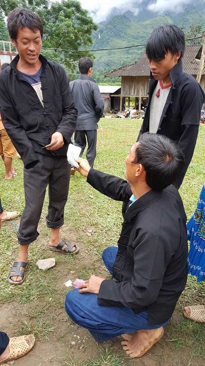 Mộc mạc chợ phiên Du Già - 19