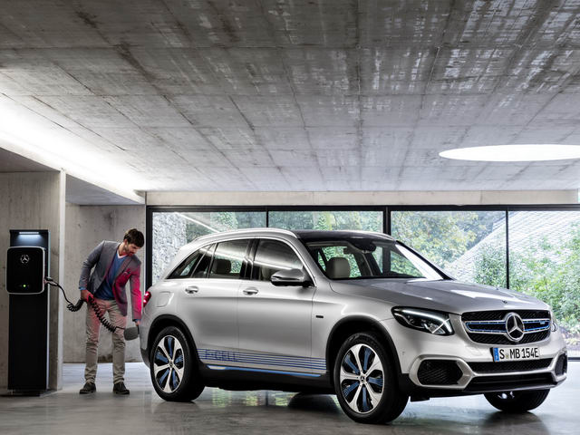 Mercedes-Benz GLC F-Cell: Xe không cần xăng - 1