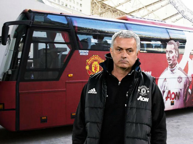 Song hùng Liverpool – MU: Mourinho dựng xe bus chống siêu bão tấn công (P2)