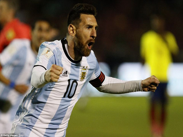 Messi cứu Argentina: World Cup còn vương nợ, Ronaldo lo mất Bóng vàng