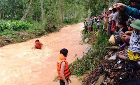 Nghệ An: Xả hồ thủy lợi lớn nhất, thêm 3 người chết và mất tích do nước lũ - 1