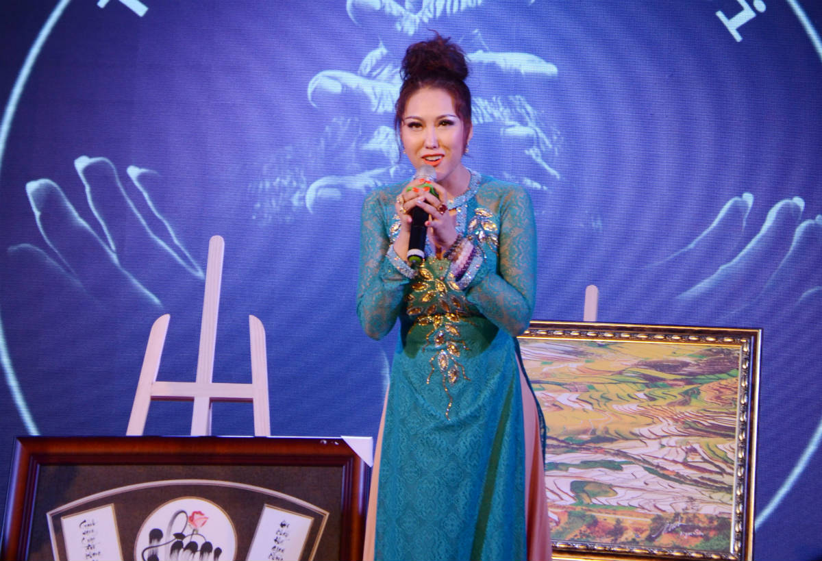 Phi Thanh Vân công khai bạn trai doanh nhân - 3