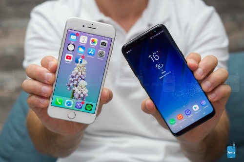 So sánh iPhone 8 với Galaxy S8: Cuộc đua không cân sức - 2