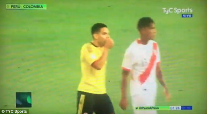 “Vết nhơ” World Cup: Falcao thừa nhận gạ “dàn xếp”, Mỹ tức tưởi bàn thắng ma - 3